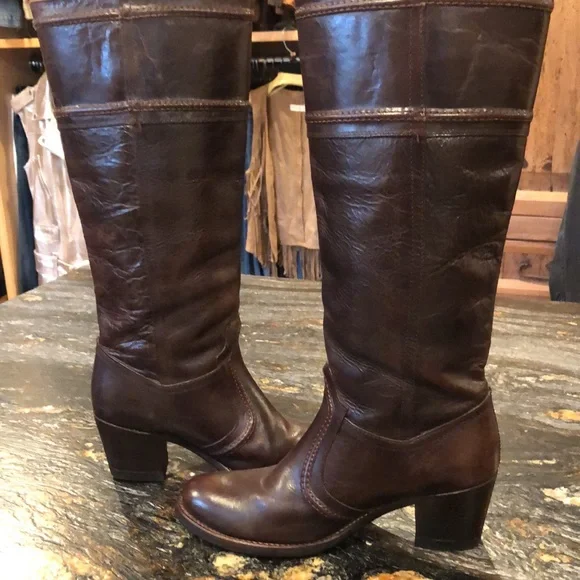 FRYE CHOCOLATE BROWN LEATHER KNEE HIGH BOOTS - Picture 2 of 9